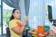 天天农历泰国主播品三亚榴莲：“尝到了家乡味”